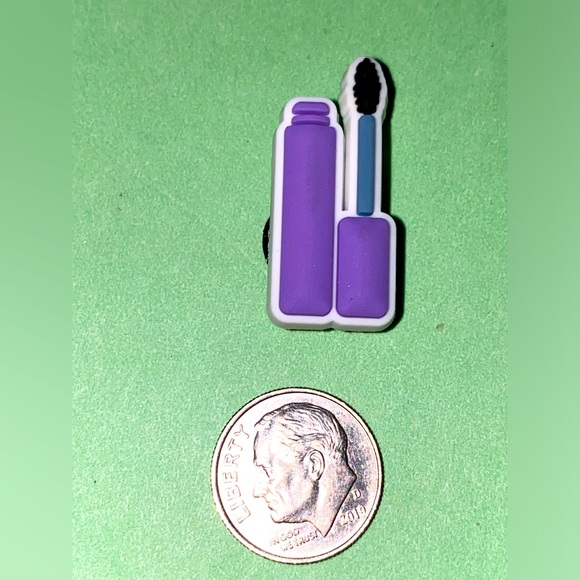 (10 for $15) Eyelashes Mascara Beauty Cosmetic Beauty Crocs Shoe Charms - Picture 1 of 1